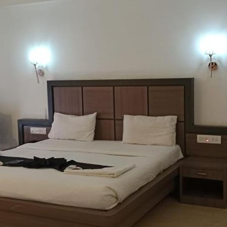 钦奈 Mount Heera酒店 外观 照片